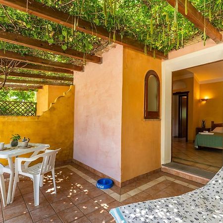 Apartments In Residence With Swimming Pool In Santa Margherita Di Pula, 250 Meters From The Sea Экстерьер фото