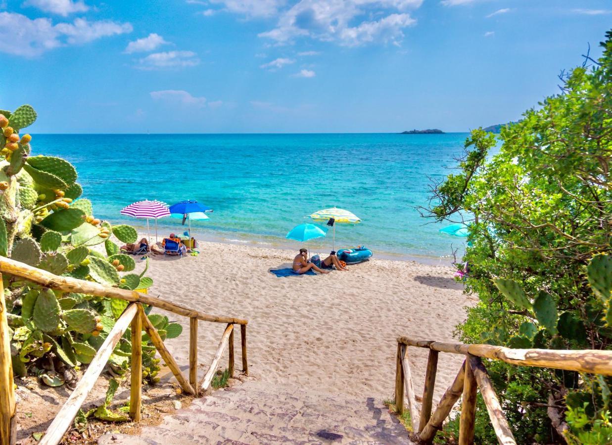 Apartments In Residence With Swimming Pool In Santa Margherita Di Pula, 250 Meters From The Sea Экстерьер фото