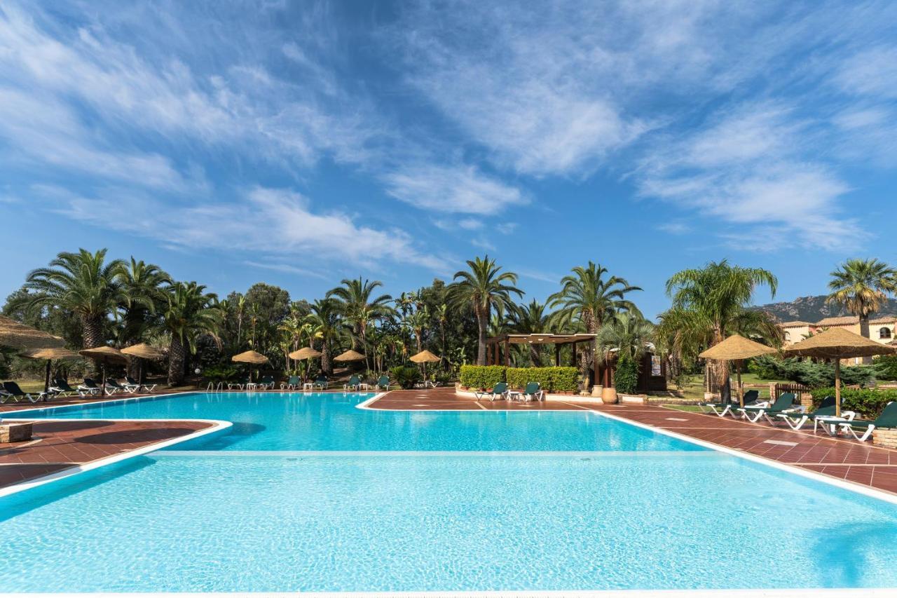 Apartments In Residence With Swimming Pool In Santa Margherita Di Pula, 250 Meters From The Sea Экстерьер фото