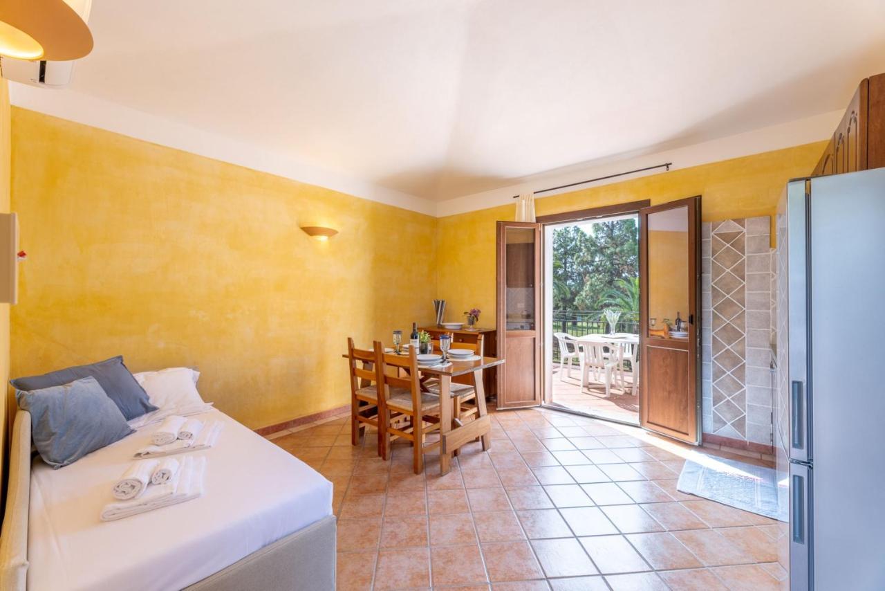 Apartments In Residence With Swimming Pool In Santa Margherita Di Pula, 250 Meters From The Sea Экстерьер фото